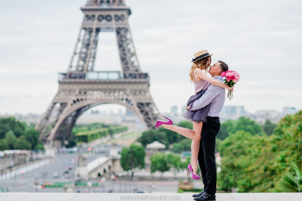 Girlfriend in Paris